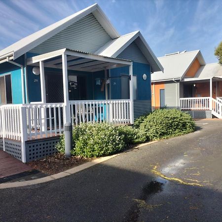 Mandurah Ocean Marina Chalets מראה חיצוני תמונה