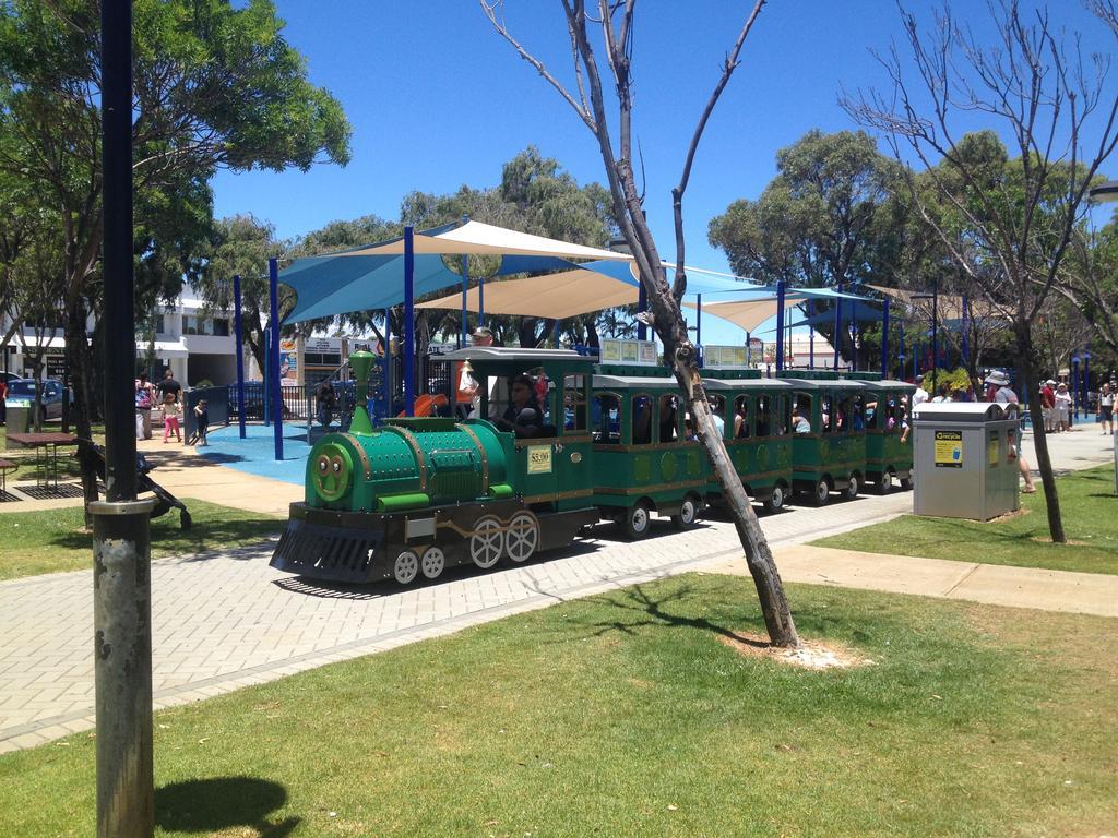 Mandurah Ocean Marina Chalets מראה חיצוני תמונה