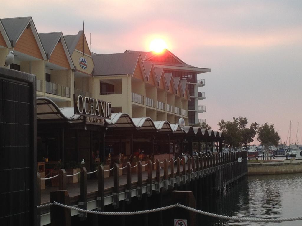 Mandurah Ocean Marina Chalets מראה חיצוני תמונה