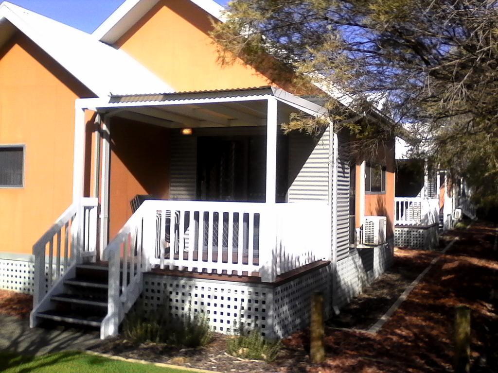 Mandurah Ocean Marina Chalets מראה חיצוני תמונה