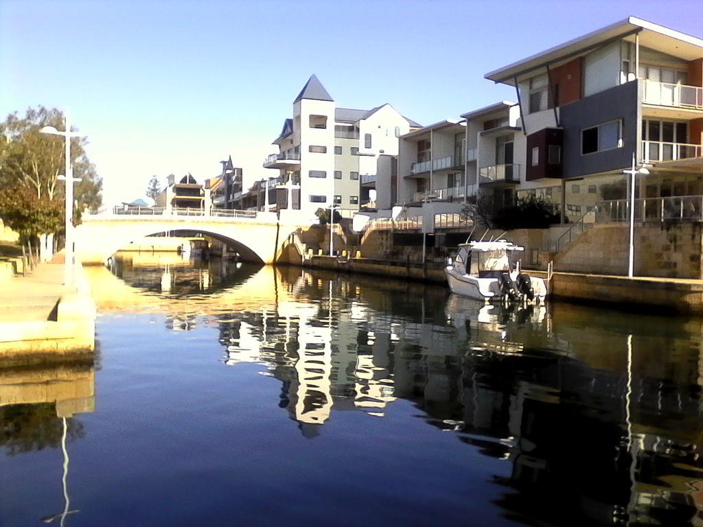 Mandurah Ocean Marina Chalets מראה חיצוני תמונה