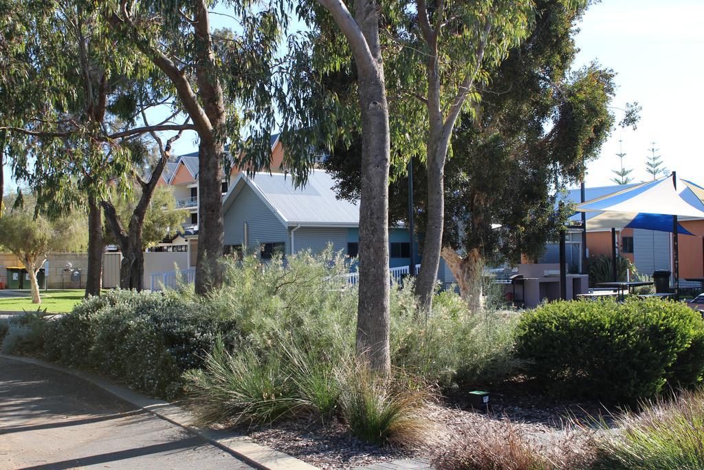 Mandurah Ocean Marina Chalets מראה חיצוני תמונה