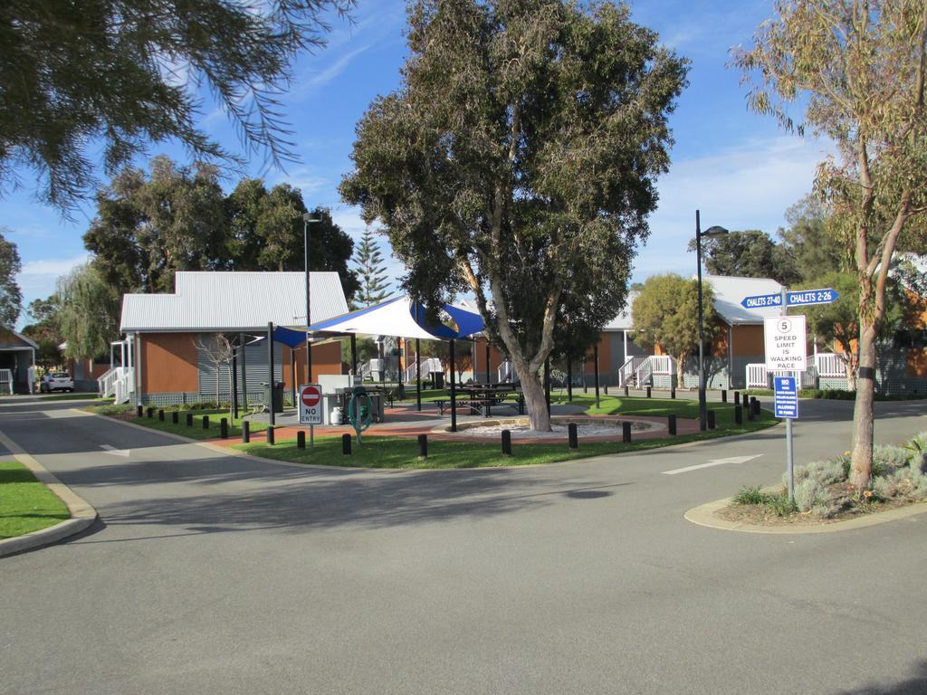 Mandurah Ocean Marina Chalets מראה חיצוני תמונה