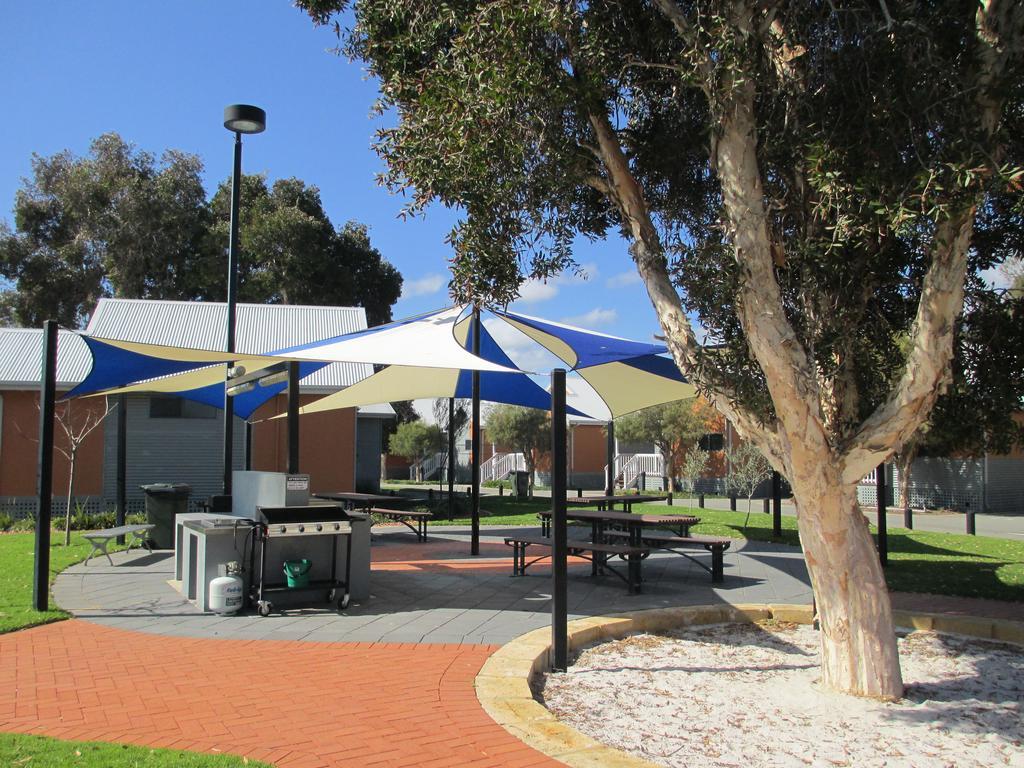 Mandurah Ocean Marina Chalets מראה חיצוני תמונה