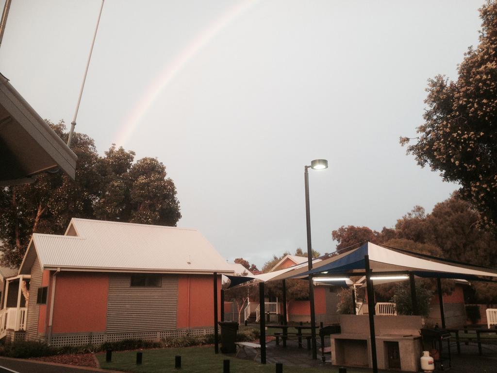 Mandurah Ocean Marina Chalets מראה חיצוני תמונה