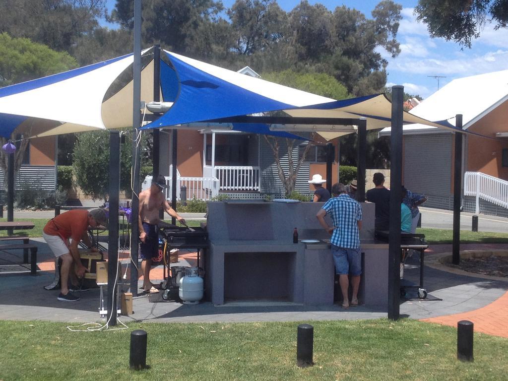Mandurah Ocean Marina Chalets מראה חיצוני תמונה