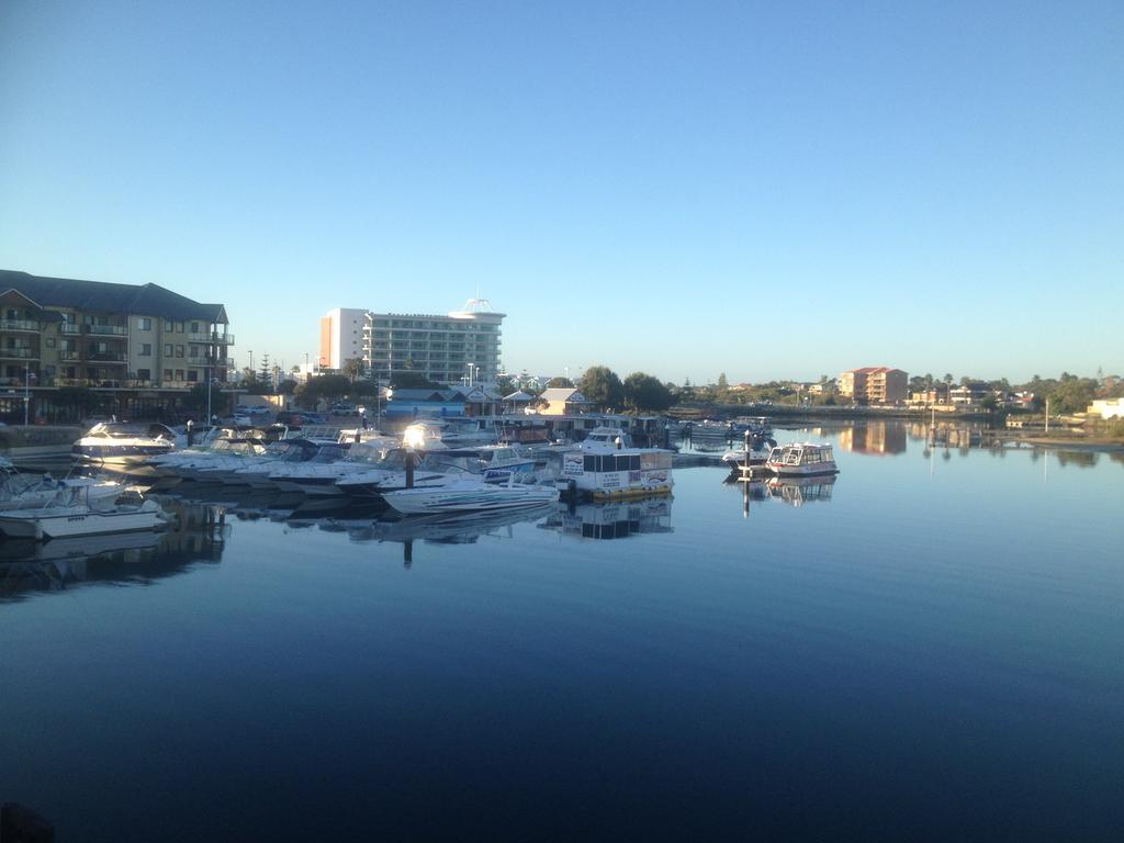 Mandurah Ocean Marina Chalets מראה חיצוני תמונה